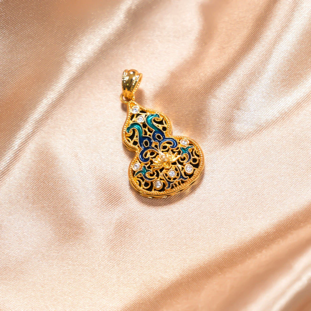 吊坠18k金镶嵌黑玛瑙大葫芦吊坠中古经典时尚镂空黄金色18k金吊坠