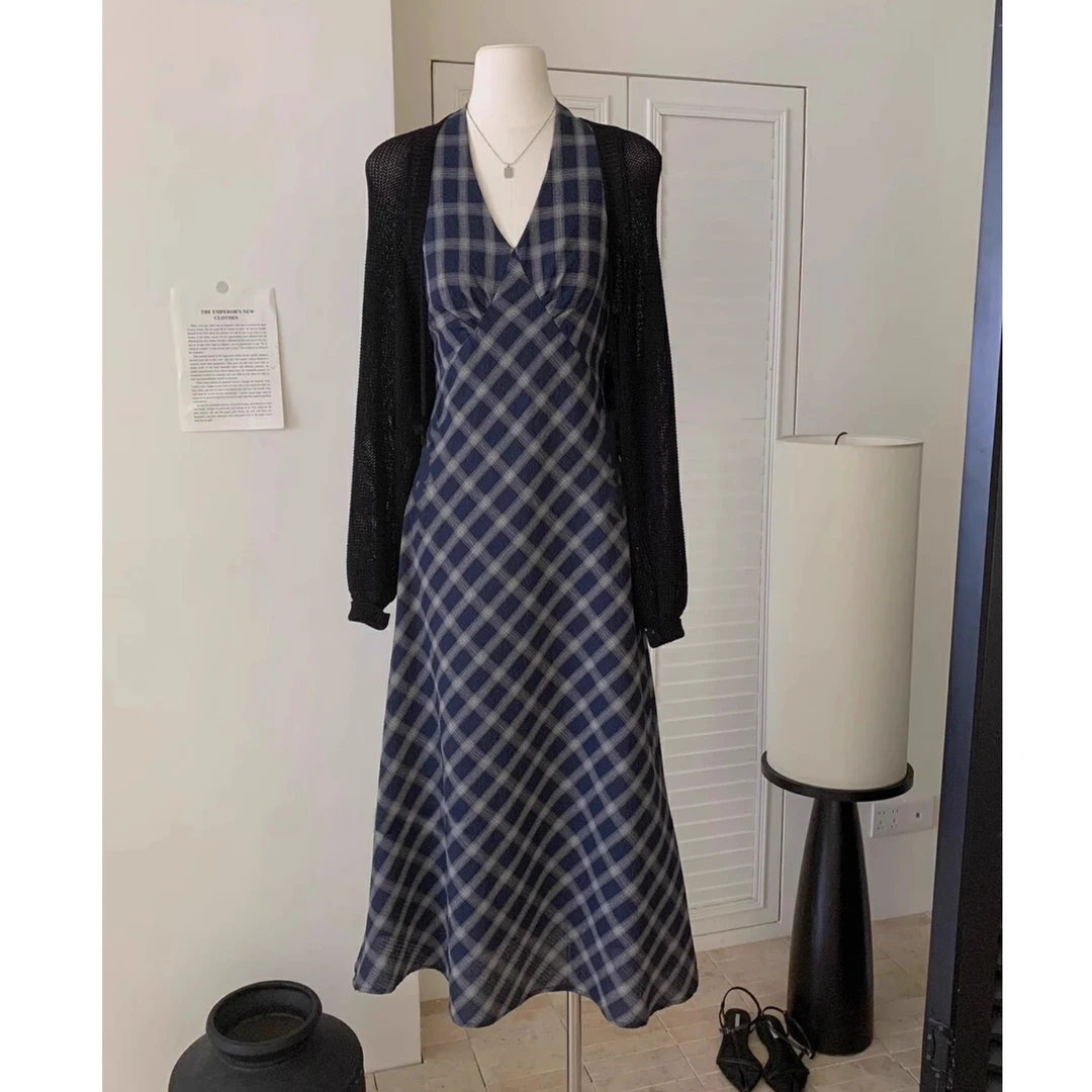 挂脖复古格子V领连衣裙2025春夏新款收腰显瘦气质洋气显瘦两件套