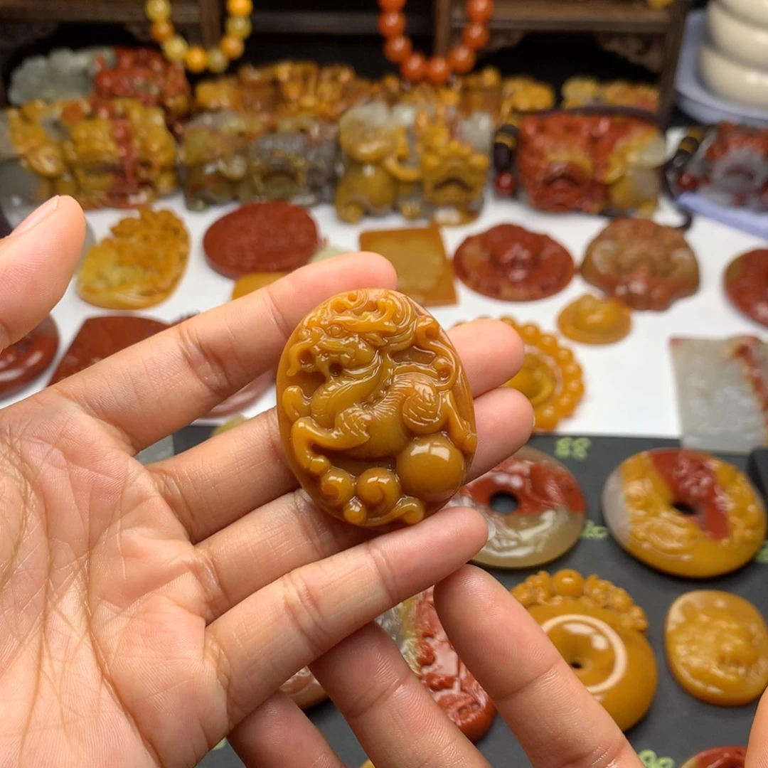 石英质玉（黄龙玉）挂件未镶嵌
