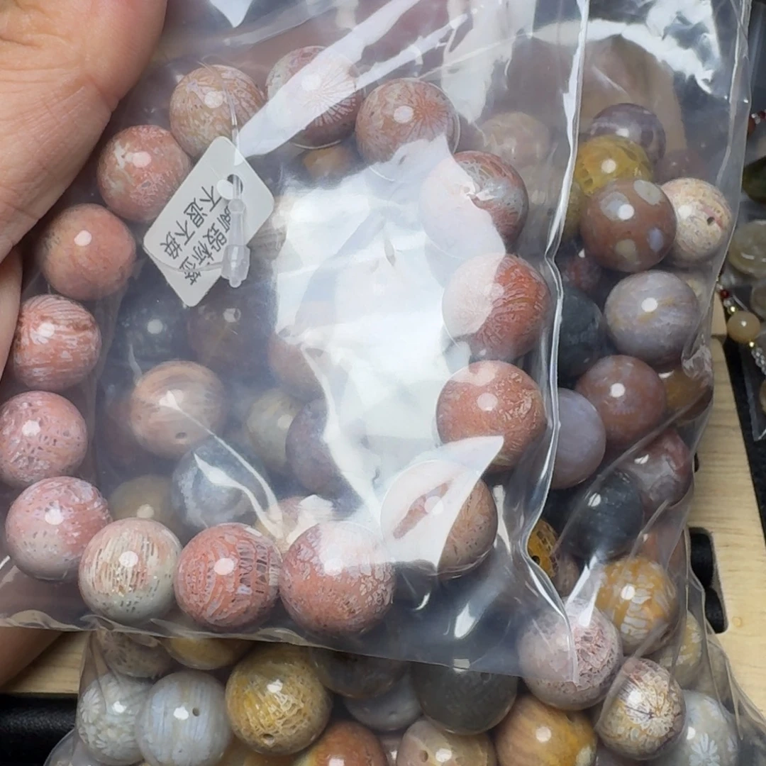 J***a未镶嵌纯天然色有机玉石保真色硅化玉