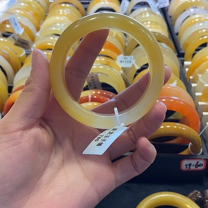 石英质玉（黄龙玉）手镯未镶嵌