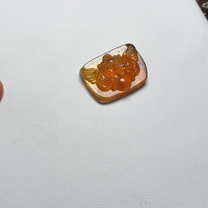 琥珀未镶嵌珠宝奇石吊