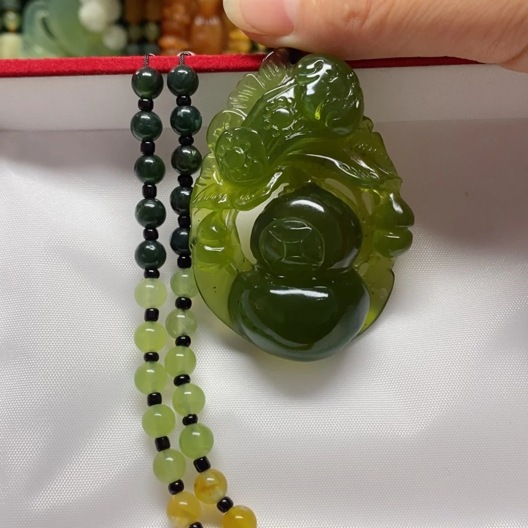 岫玉吊坠(赠链)未镶嵌，*