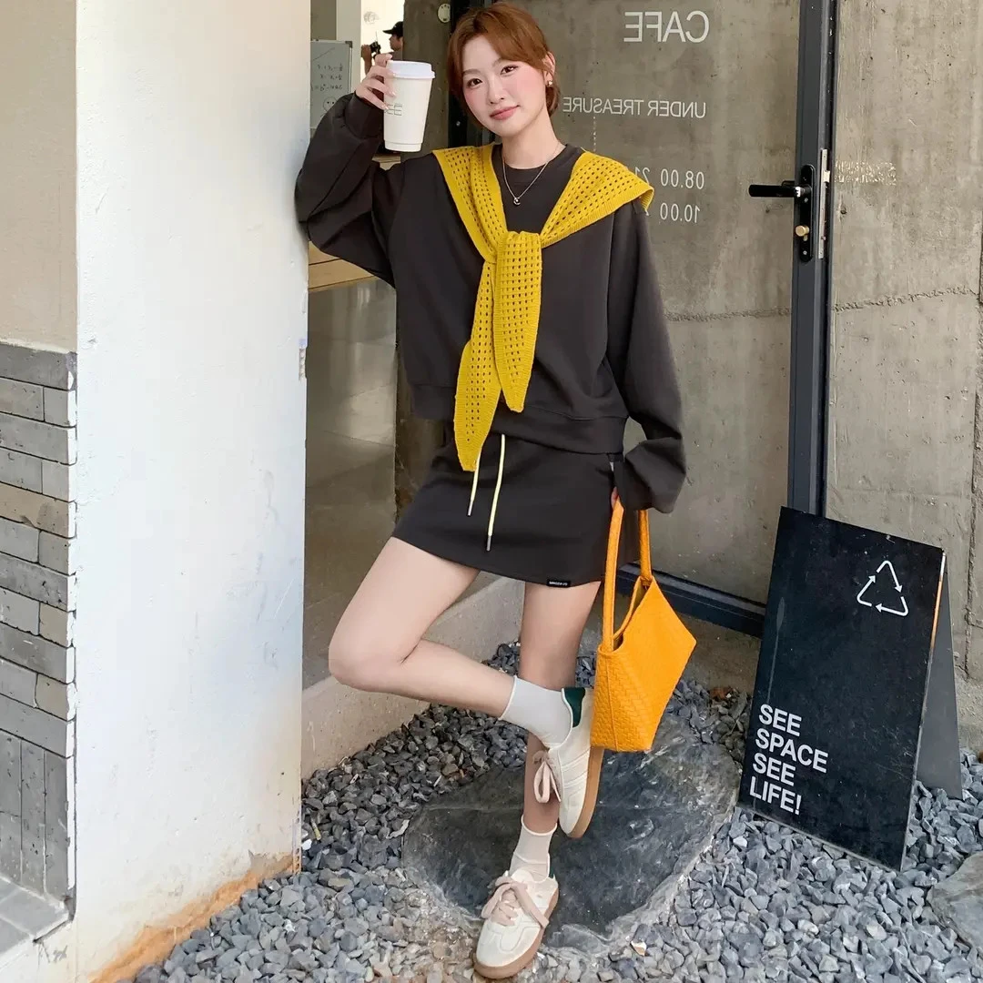 咖色复古慵懒风披肩卫衣套装女2025秋季小个子休闲减龄短裙两件套