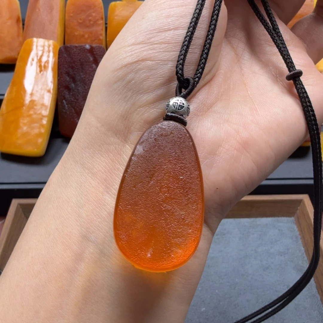 未镶嵌吊坠(赠链)琥珀