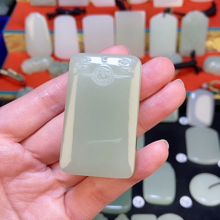 【闪购商品】颈饰未镶嵌和田玉