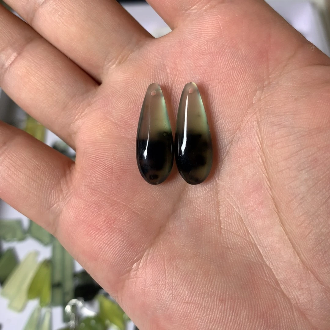 未镶嵌蛇纹石玉耳环