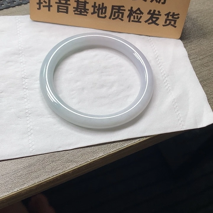 翡翠未镶嵌颈饰52圆条 有瑕疵