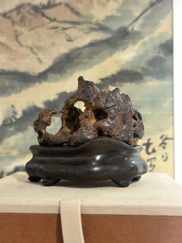 太湖水石 香炉 负翠一痕
