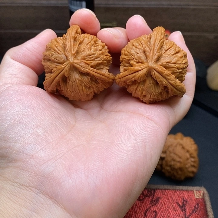 小***舒把件文玩核桃白奔
