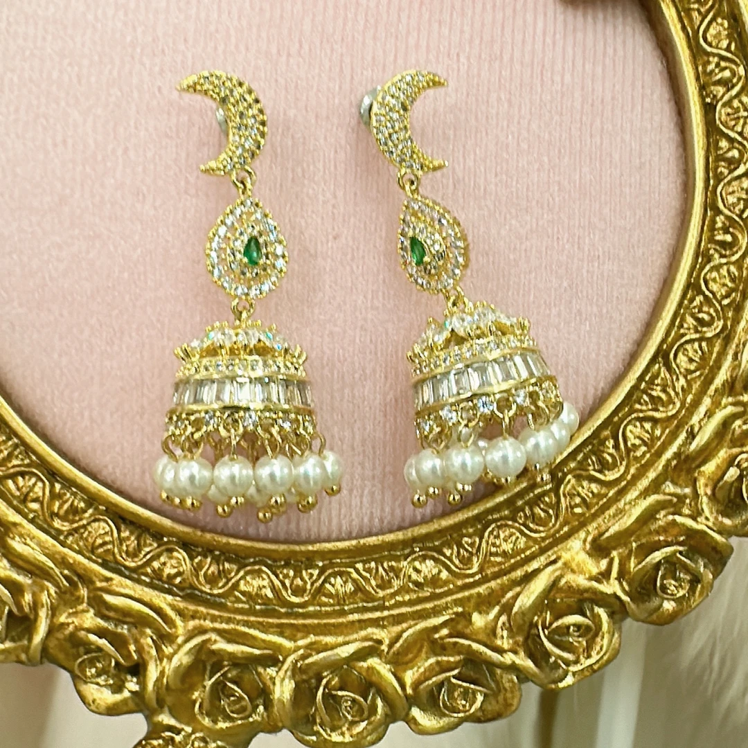 铜合金锆石耳饰 复古宫廷风月亮珍珠流苏耳坠满钻轻奢气质