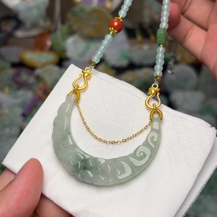 翡翠未镶嵌颈饰吊坠