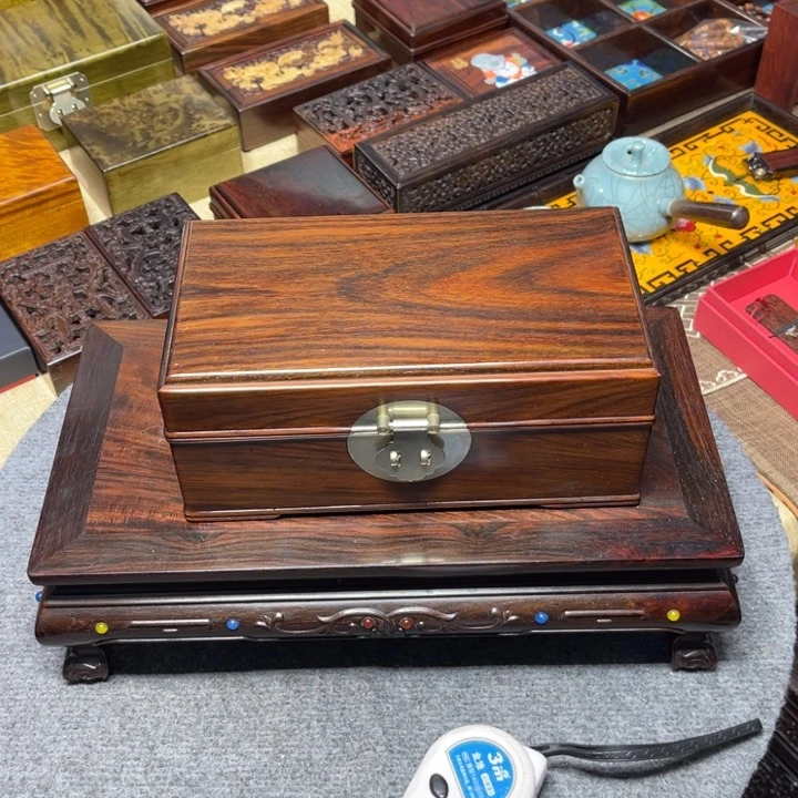 紫檀木类成套家具