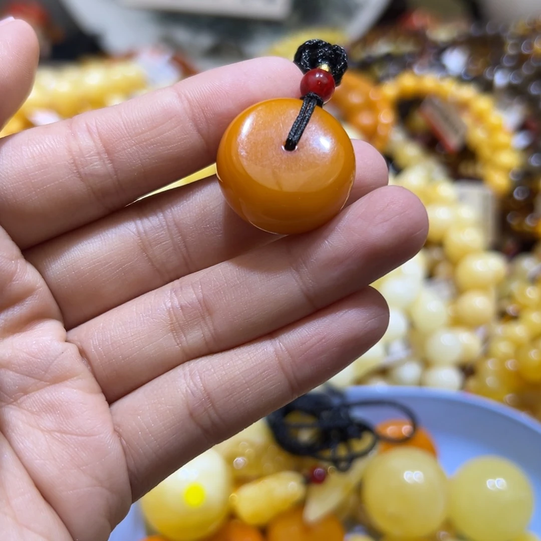 琥珀珠宝奇石未镶嵌