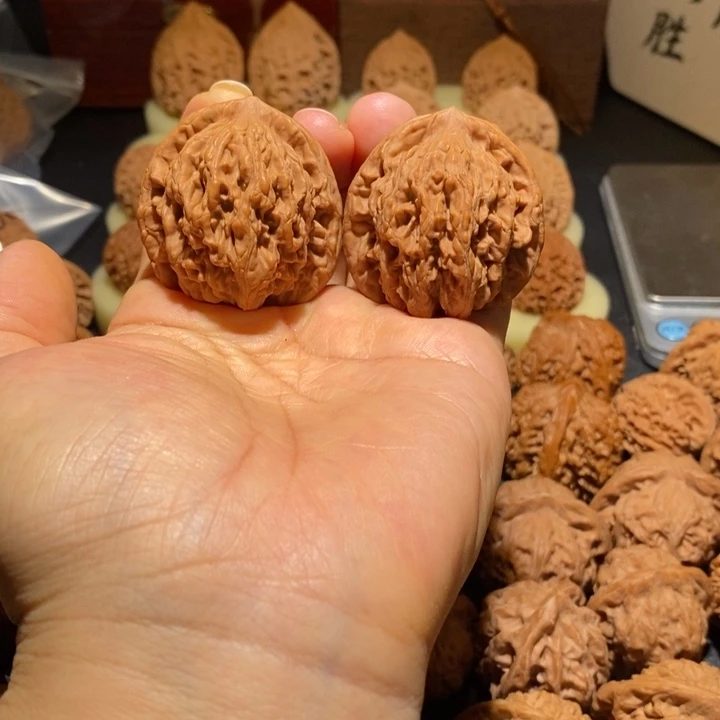 文玩核桃吊坠麦穗虎头41