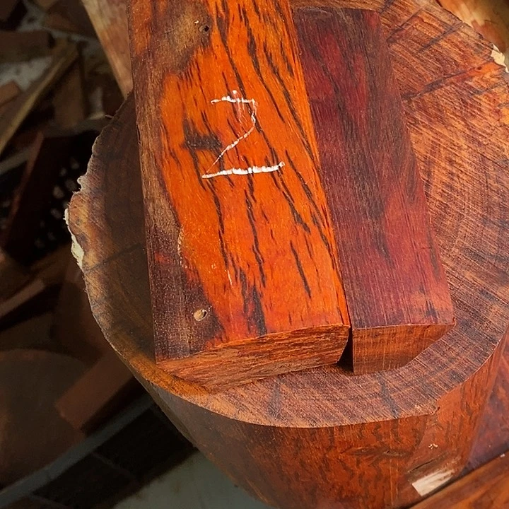 木质类琦*爸848655555