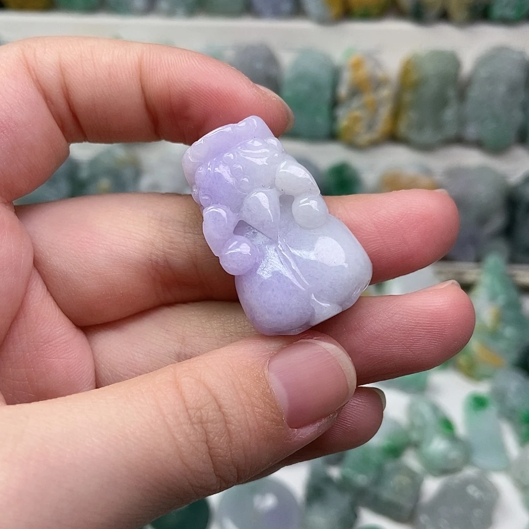 翡翠未镶嵌吊坠(赠链)