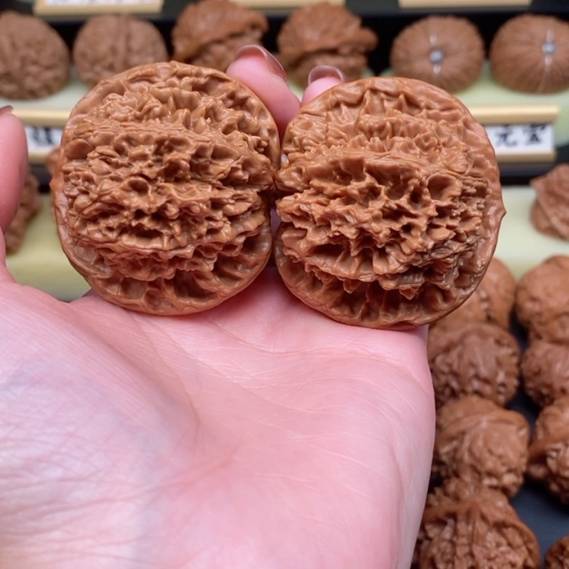 【闪购商品】文玩核桃吊坠肖**料大花