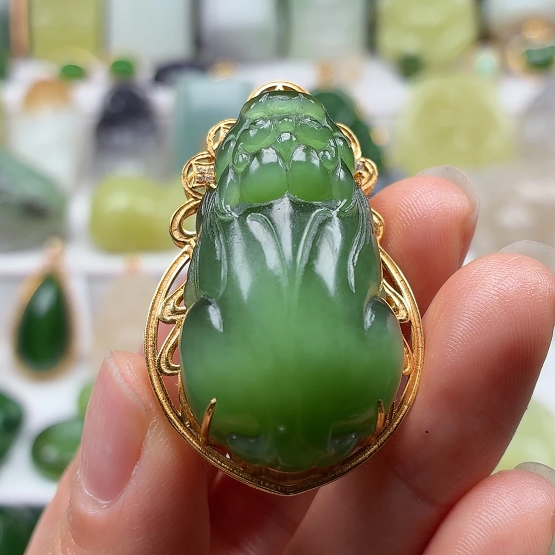 和田玉18K金镶嵌颈饰猫眼精品大貔貅