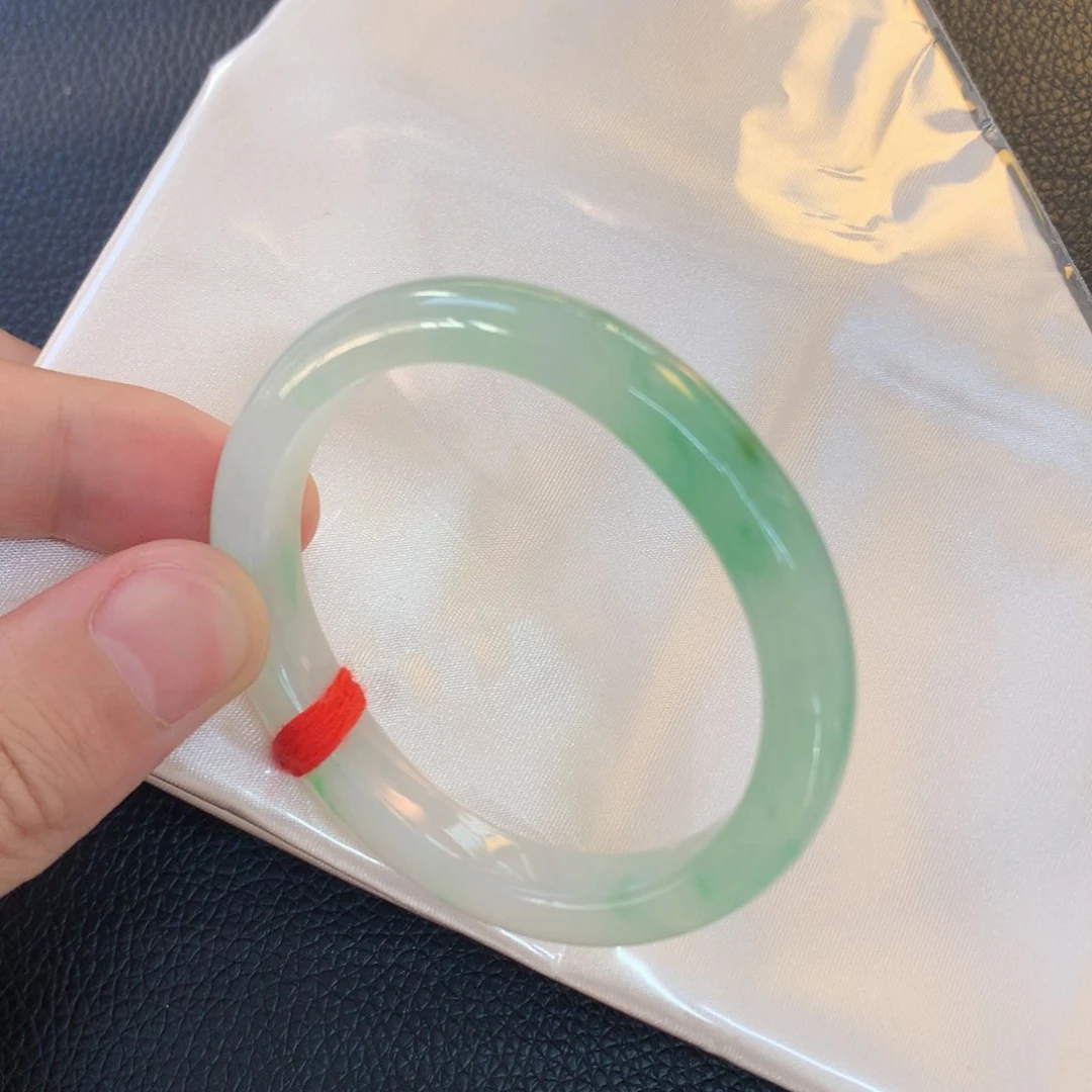 翡翠手镯（贵妃镯）未镶嵌翡翠