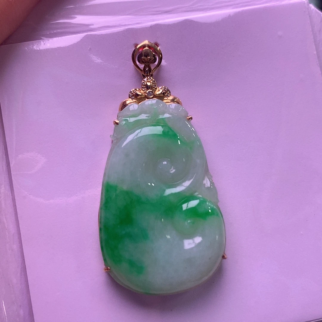 翡翠18K金镶嵌戒指