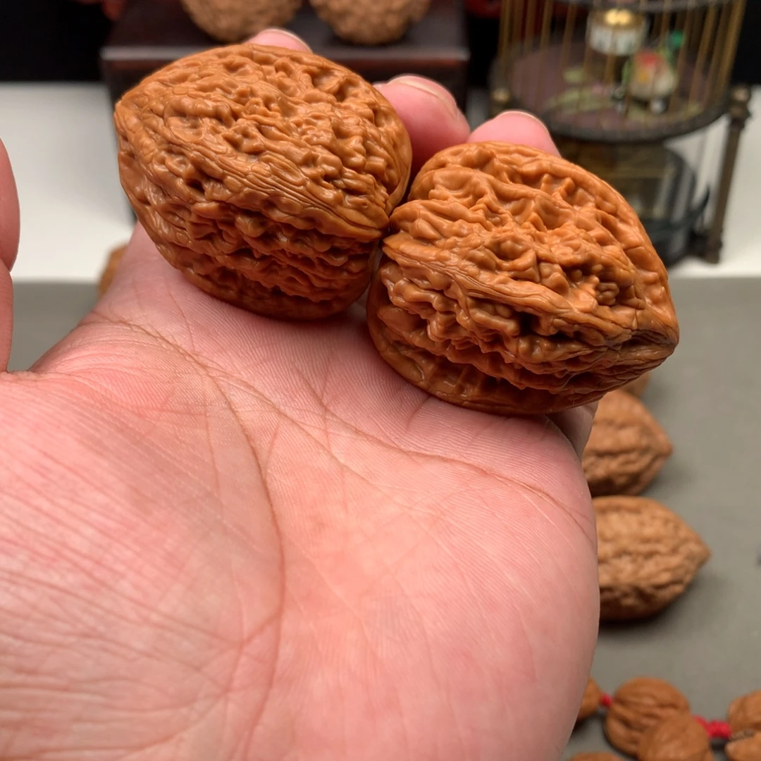 文玩核桃吊坠虎头王