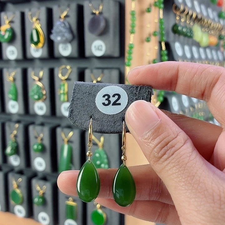 和田玉18K金镶嵌耳饰