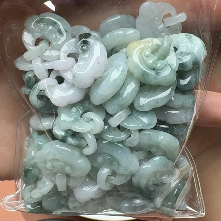 未镶嵌挂件翡翠福利1个，不包邮，拍一单邮费发货