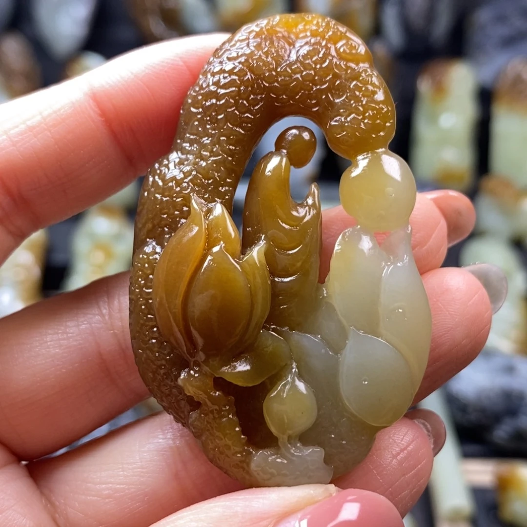 和田玉未镶嵌挂件