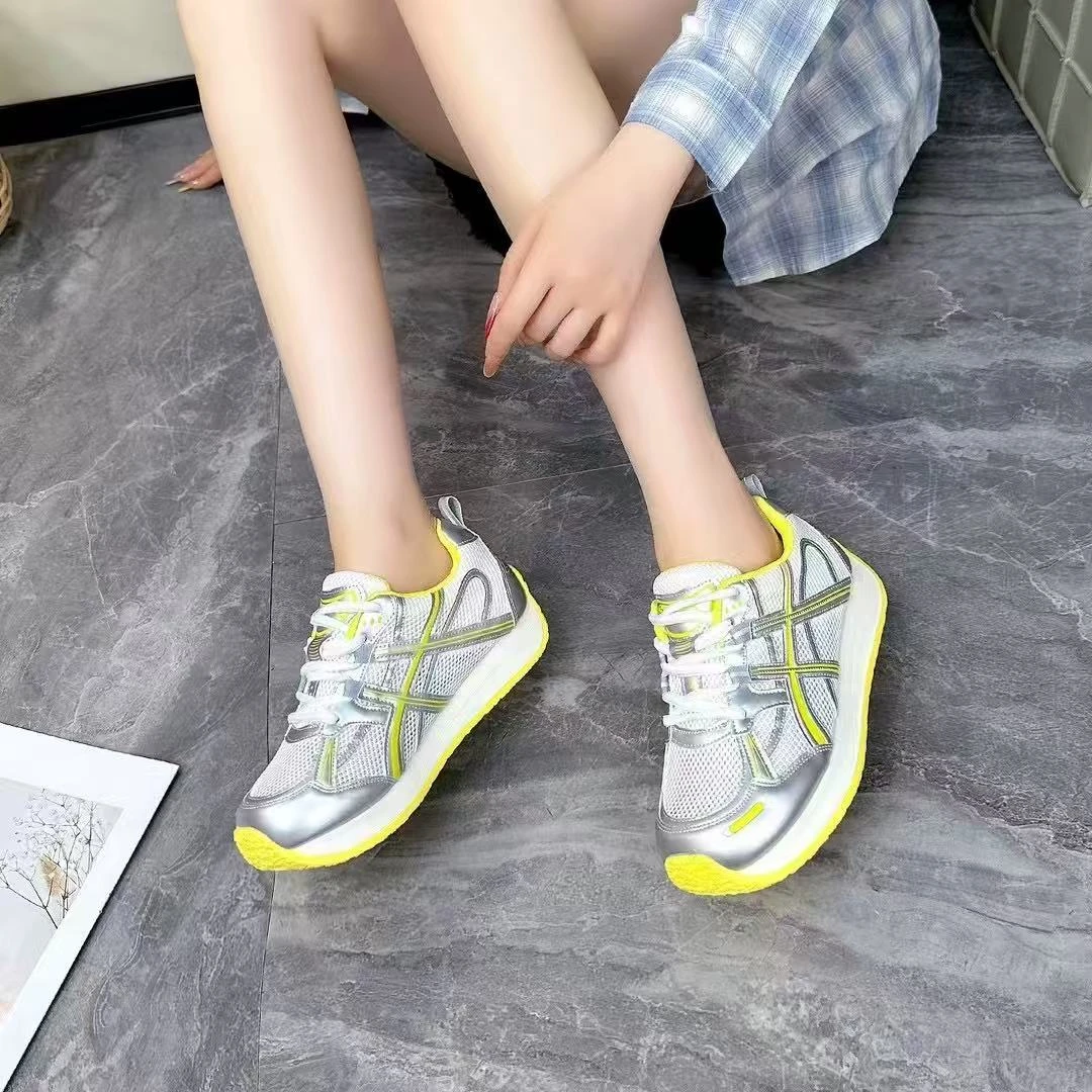 【888】526/198-1279  新款女时尚拼色系带百搭舒适女德训休闲鞋