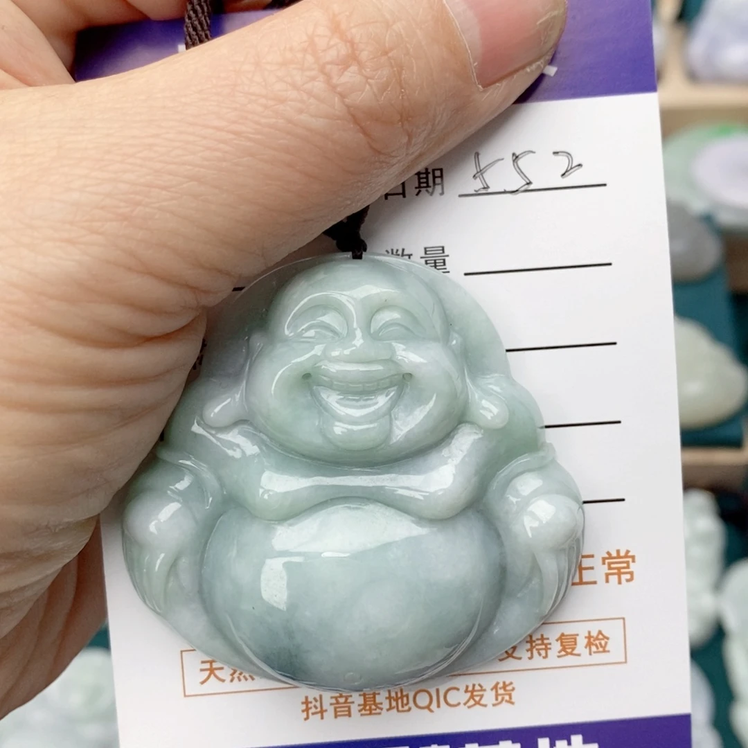 翡翠颈饰未镶嵌佛公