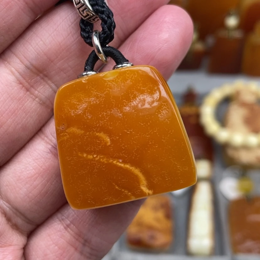 【闪购商品】未镶嵌颈饰琥珀
