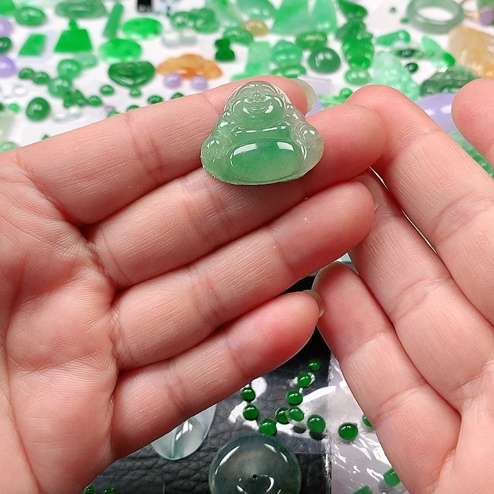 翡翠颈饰未镶嵌翡翠