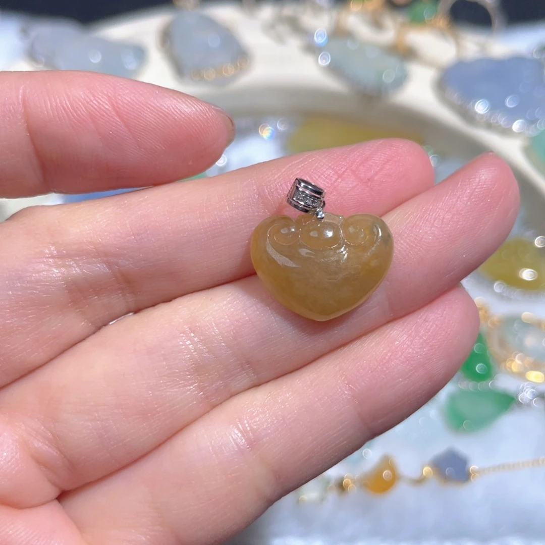 翡翠颈饰18K金镶嵌翡翠
