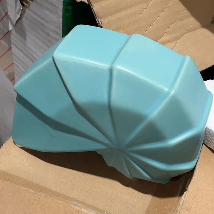 陶瓷花瓶，仿真绿植。