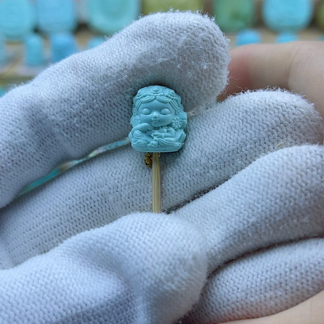 绿松石未镶嵌珠宝奇石