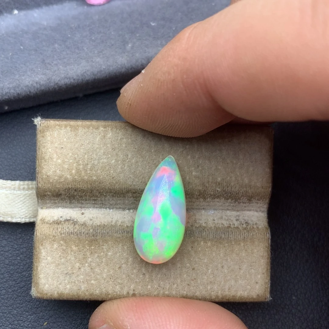 未镶嵌欧泊裸石5.06ct