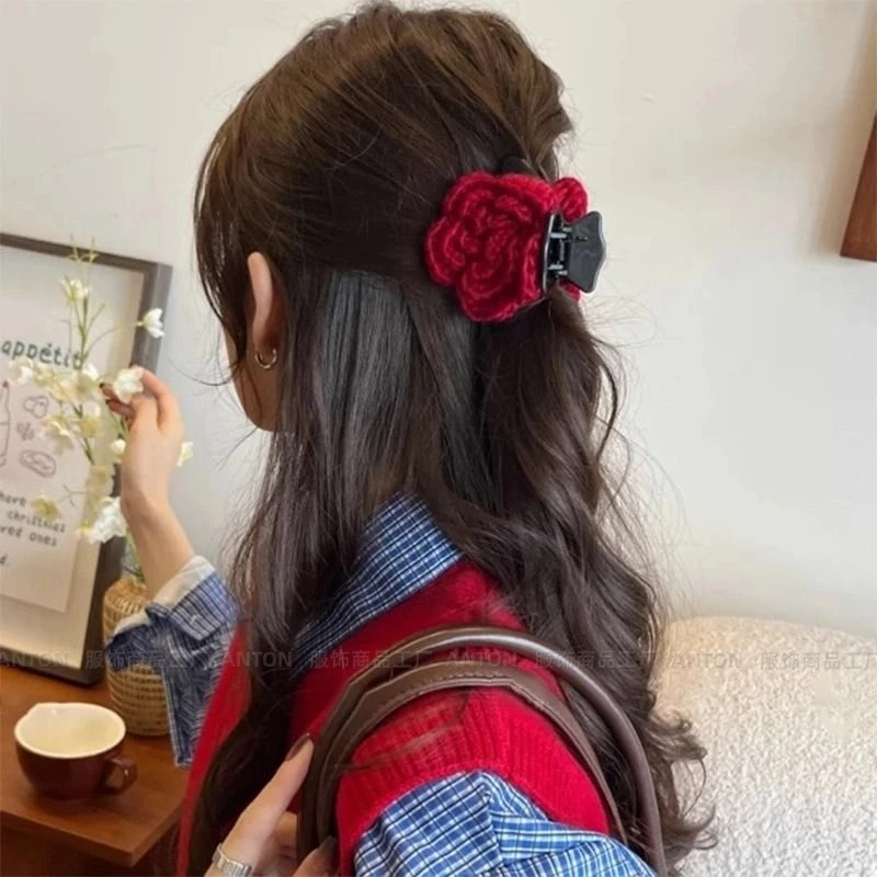 尽情绽放!针织红玫瑰抓夹!安可拉红鲨鱼夹新年发饰发新年红色抓夹
