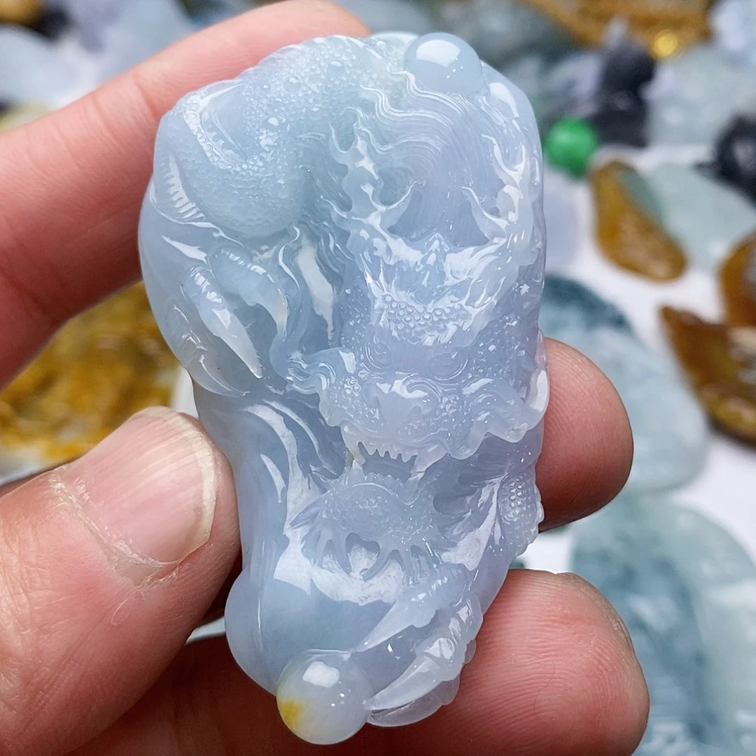 翡翠颈饰未镶嵌霸王龙