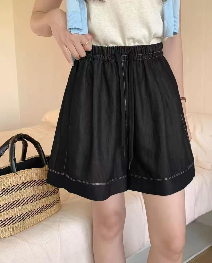 K1022黑轻薄休闲A字时尚短裤