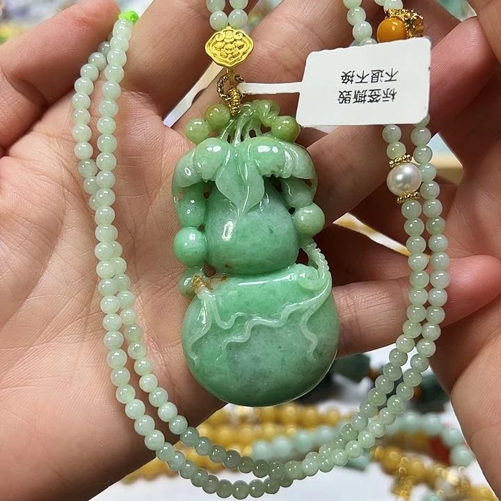 翡翠未镶嵌颈饰吊坠