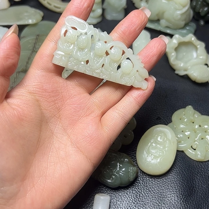 和田玉未镶嵌颈饰