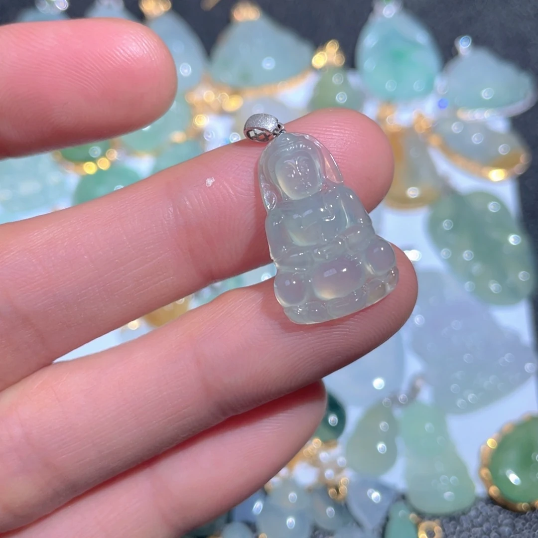 翡翠颈饰18K金镶嵌翡翠