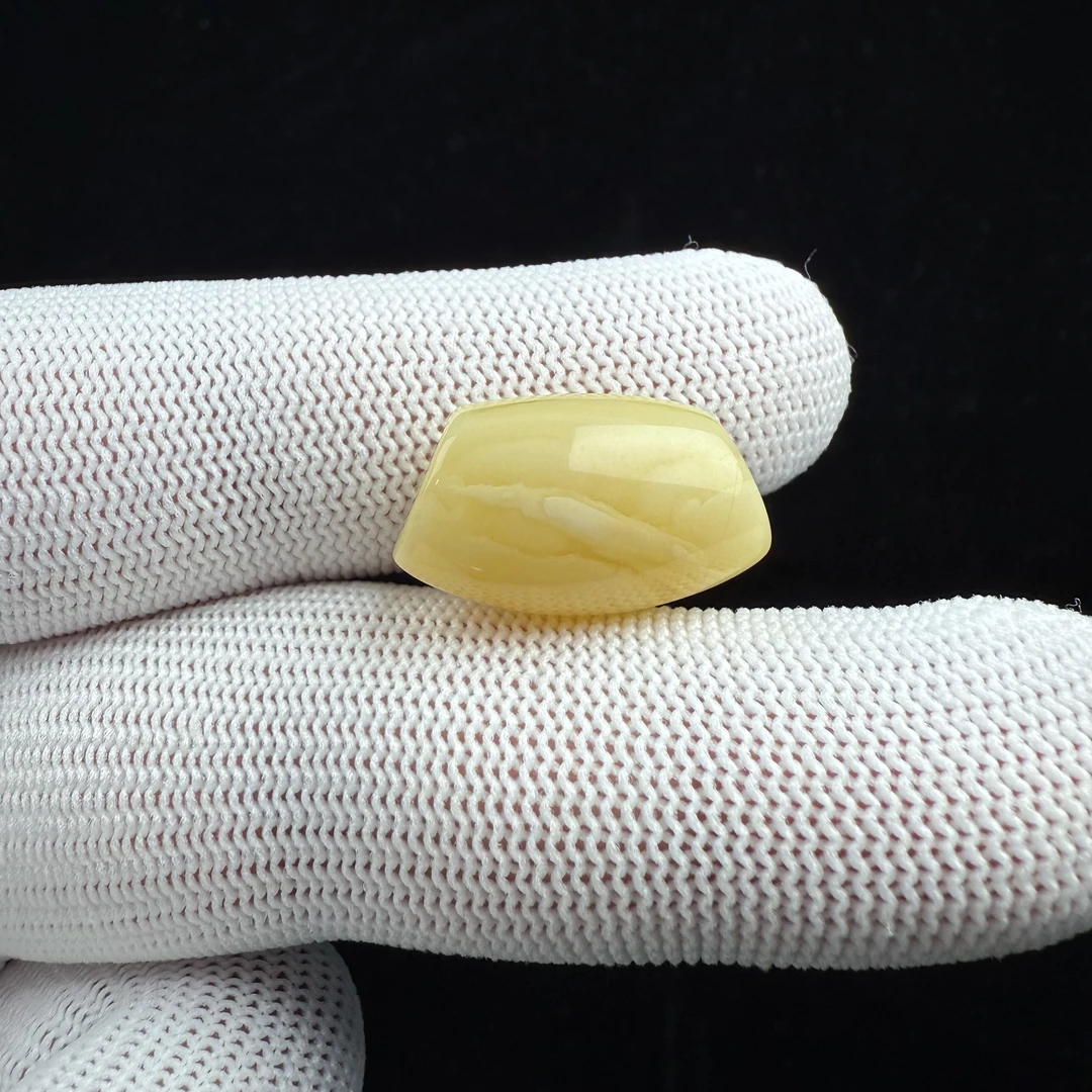 B6392天然原矿俄料蜜蜡瑕疵特价马蹄珠 13.3*22.4mm支持复检