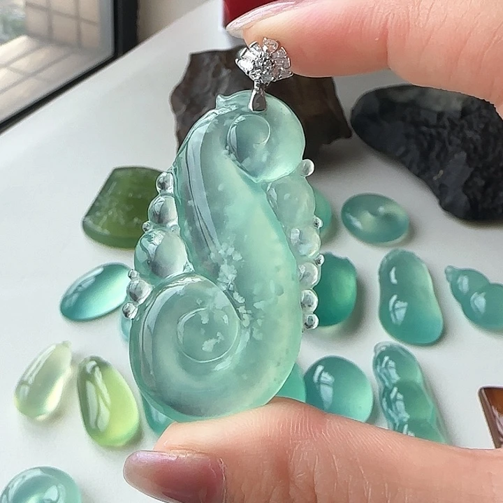 岫玉18K金镶嵌项链岫玉