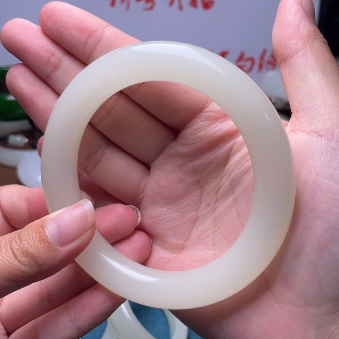 63圈口胖圆条手镯