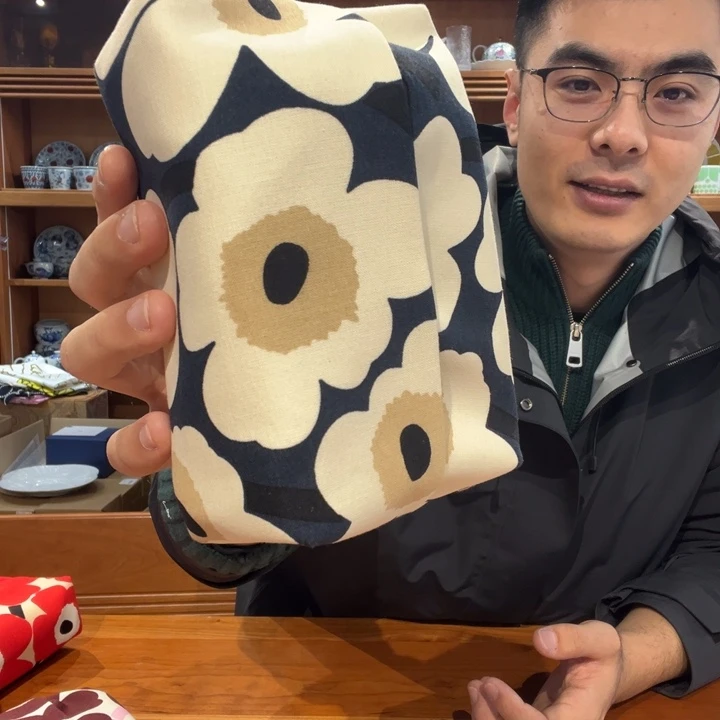 原布墨蓝白花棕芯小号纸巾盒