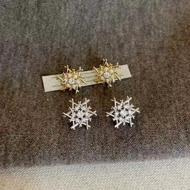 铜合金耳饰 AL7175 精致感百搭立体镂空雪花设计感耳钉