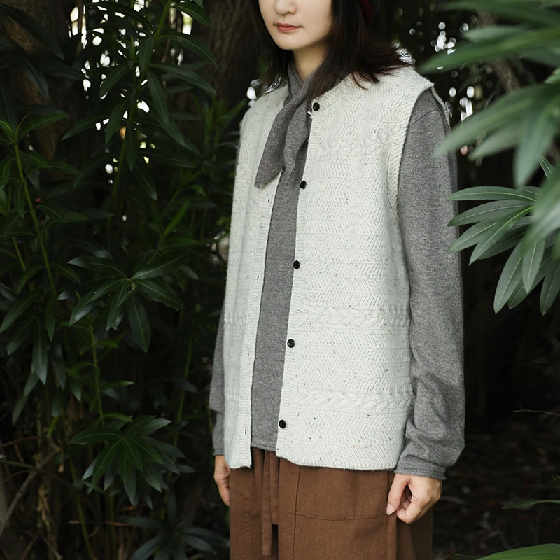 尘染绞花叠穿马甲女2025新款100%纯羊毛点子纱背心减龄休闲针织衫