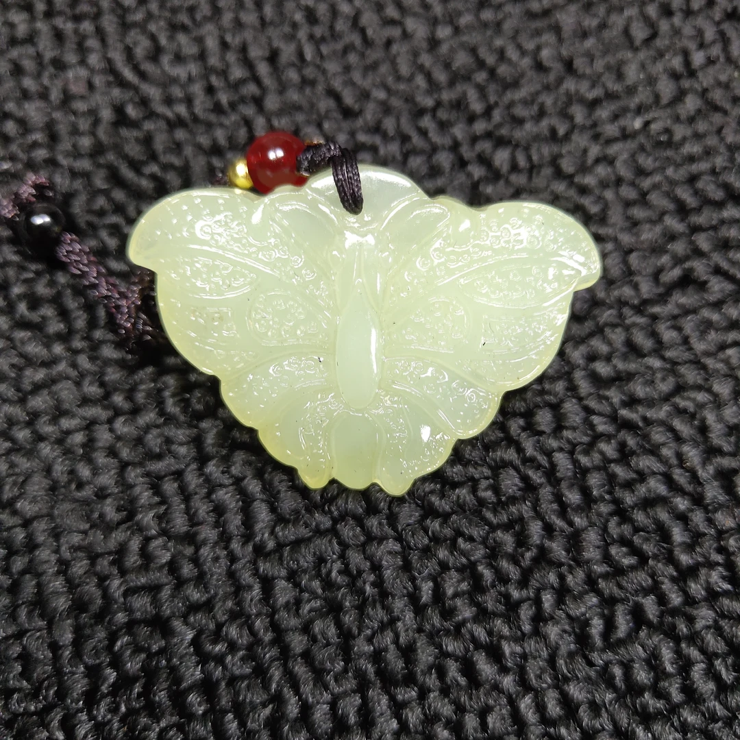 岫玉蝴蝶吊坠(多样性发货)